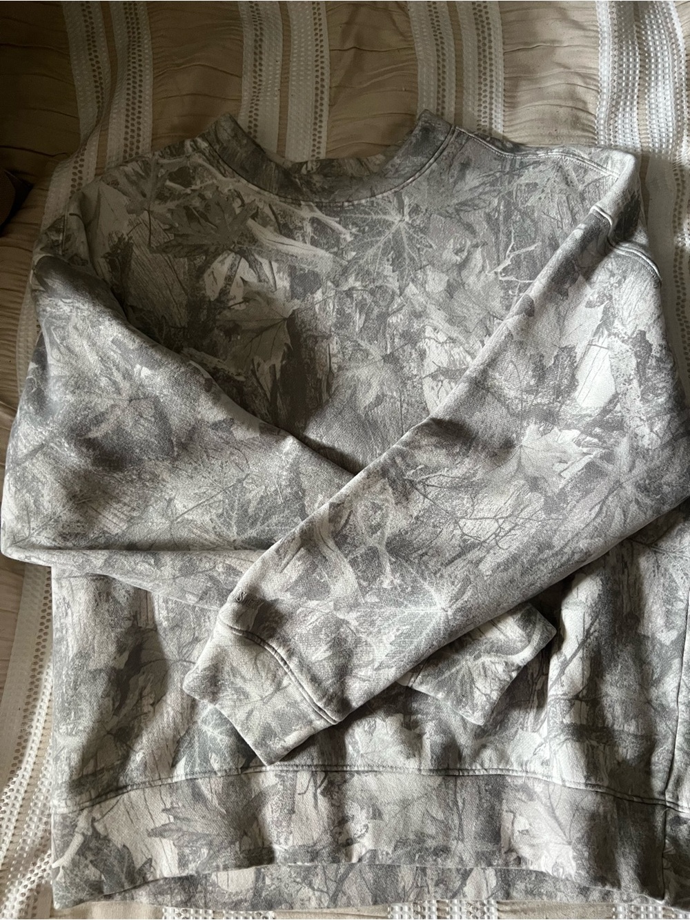 Men's Crewneck Sweater - Gray Camouflage Print